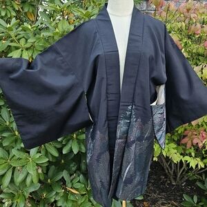 Black with metallic feathers silk Kimono